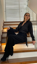 Cargar imagen en el visor de la galería, Camisa Elegante Negra Mujer