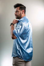 Cargar imagen en el visor de la galería, Camisa en Satín Gold Hombre Ref