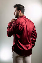 Cargar imagen en el visor de la galería, Camisa en Satín Gold Hombre Ref