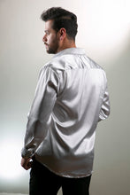 Cargar imagen en el visor de la galería, Camisa en Satín Gold Hombre Ref