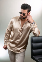 Cargar imagen en el visor de la galería, Camisa en Satín Gold Hombre Ref