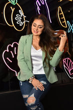 Cargar imagen en el visor de la galería, Blazer Elegante Fucsia sin Cuello