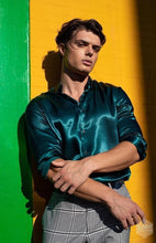 Cargar imagen en el visor de la galería, Camisa en Satín Gold Hombre