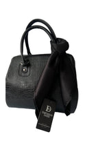 Cargar imagen en el visor de la galería, Bolso en Cuero Elegante y Exclusivo 3 EmporiumDaris