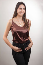 Cargar imagen en el visor de la galería, Camisa Elegante Básica Diseño Exclusivo Emporium Daris Co Cafe XS