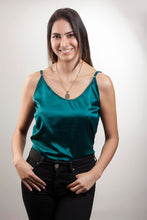 Cargar imagen en el visor de la galería, Camisa Elegante Básica Diseño Exclusivo Emporium Daris Co Verde Esmeralda XS