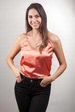 Cargar imagen en el visor de la galería, Camisa Elegante Básica Diseño Exclusivo Prendas de vestir Emporium Daris Co Salmon XS