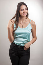 Cargar imagen en el visor de la galería, Camisa Elegante Básica Diseño Exclusivo Prendas de vestir Emporium Daris Co Verde Menta XS