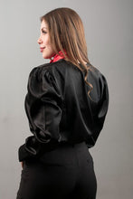 Cargar imagen en el visor de la galería, Camisa Elegante de Manga Globo Botones Forrados Camisas Emporium Daris Col