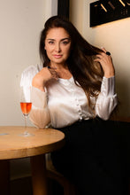 Cargar imagen en el visor de la galería, Camisa Elegante de Manga Globo Botones Forrados Camisas Emporium Daris Col