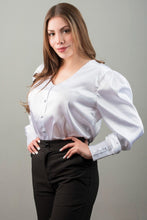 Cargar imagen en el visor de la galería, Camisa Elegante de Manga Globo Botones Forrados Camisas Emporium Daris Col