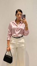 Cargar imagen en el visor de la galería, Camisa Elegante Marfil Mujer