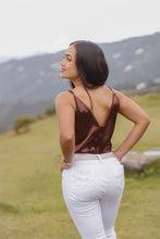 Cargar imagen en el visor de la galería, Elegante Básica Diseño Exclusivo Prendas de vestir Emporium Daris Co