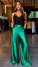 Cargar imagen en el visor de la galería, Pantalón en Saten Elegante
