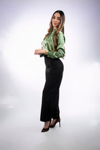 Cargar imagen en el visor de la galería, Camisa Elegante Mujer
