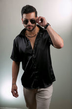 Cargar imagen en el visor de la galería, Camisa en Satín Gold Hombre Ref
