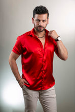 Cargar imagen en el visor de la galería, Camisa en Satín Gold Hombre Ref
