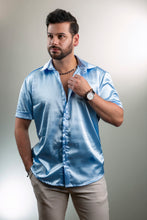 Cargar imagen en el visor de la galería, Camisa en Satín Gold Hombre Ref
