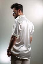 Cargar imagen en el visor de la galería, Camisa en Satín Gold Hombre Ref
