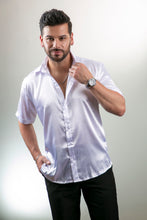 Cargar imagen en el visor de la galería, Camisa en Satín Gold Hombre Ref
