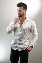 Cargar imagen en el visor de la galería, Camisa en Satín Gold Hombre Ref
