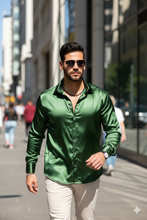 Cargar imagen en el visor de la galería, Camisa en Satín Gold Hombre Ref
